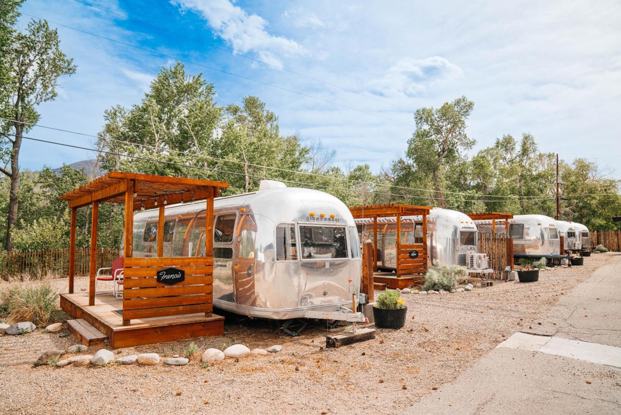 סאלידה Amigo Motor Lodge מראה חיצוני תמונה